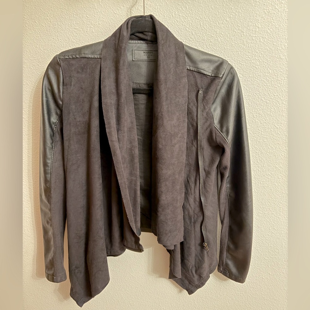 Faux leather lightweight jacket.
